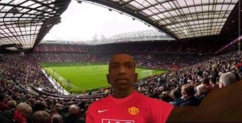 Dad:who sold my farm land ?
Me :At old trafford watching Ronaldo’s debut match