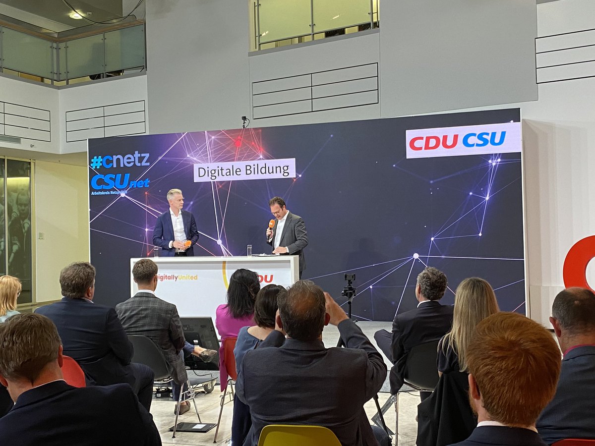 c_netz's tweet photo. Das grösste Potenzial der digitale Bildung liegt in der digitalen Fortbildung der Lehrer, sagen @TSchipanski und @larszimmerm vom @GovTechCampusDE. Auch Tech-Unternehmen und Startups wollen hier dem Staat helfen. ^PB #CDigitallyUnited https://t.co/ZZXHAFzkko