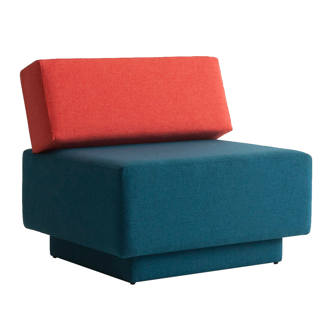 Guimar's tweet image. A poltrona BLOG foi desenhada com exclusividade por Bernardo Senna, que falou o seguinte sobre sua criação: "Esse projeto especificamente, creio que assume bem o que penso em relação ao design; funcional, simples e invulgar".  #BernardoSenna

bit.ly/3DS2wkc