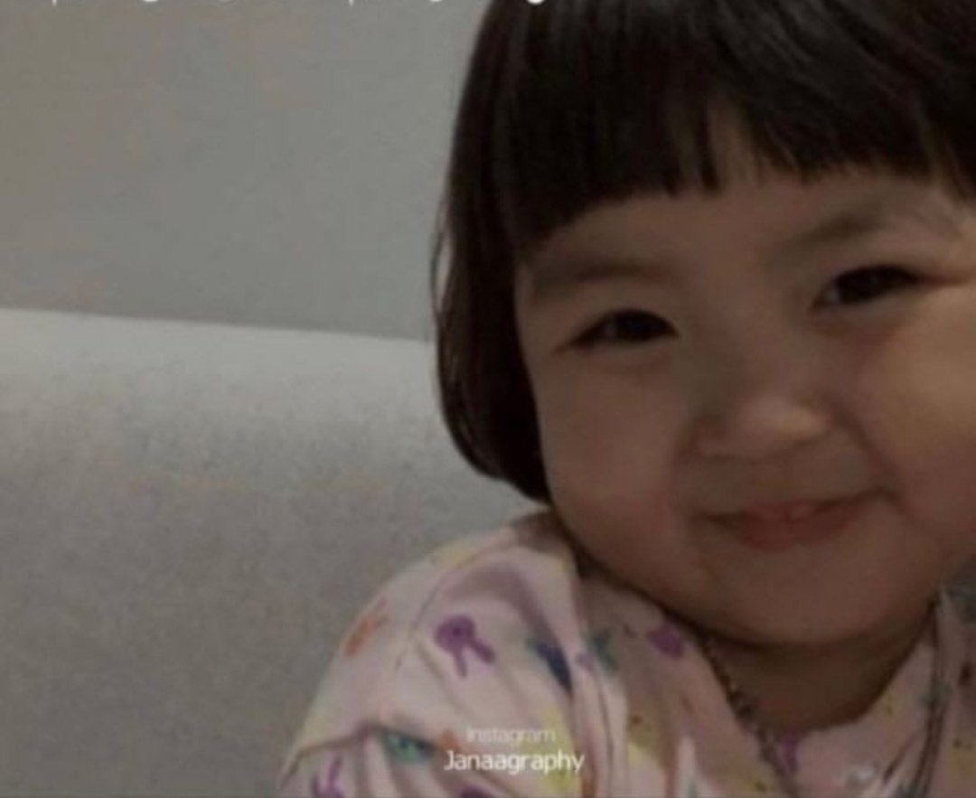 parix_h's tweet image. باز خداروشکر تو این مملکت پسر نشدیم، سرباز شیم، حداقل الان ناز هستیم انسان های خاص هستیم.