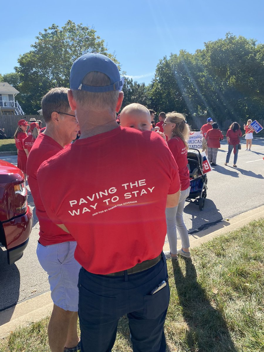GaryRabine's tweet photo. Thank you to everyone who came out to walk with me in the Naperville Jaycees Last Fling Labor Day Parade ๐บ๐ธ weโre #pavingthewaytostay in Illinois & are going to make a difference in this state! https://t.co/EdjayswYtV