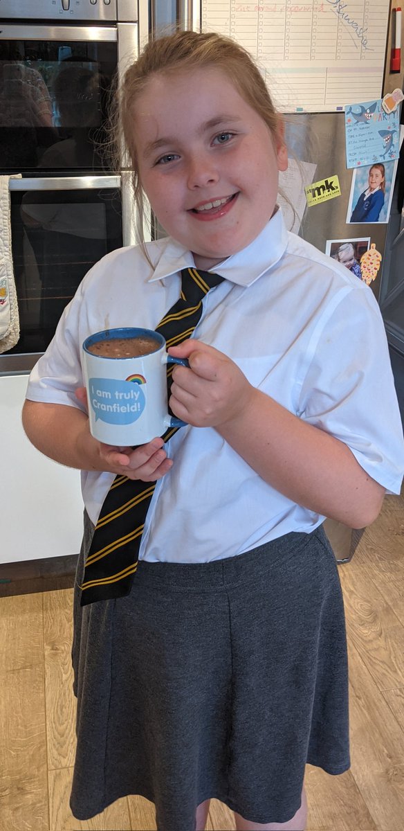 zanna09's tweet photo. @ClivetheCrane Abigail showed true Cranfield values by waiting all summer to have her hot chocolate and marshmallows after her first day at Holywell as Mr P suggested. A great way to end her first day 🤩☕ https://t.co/UeY0SWX7a5