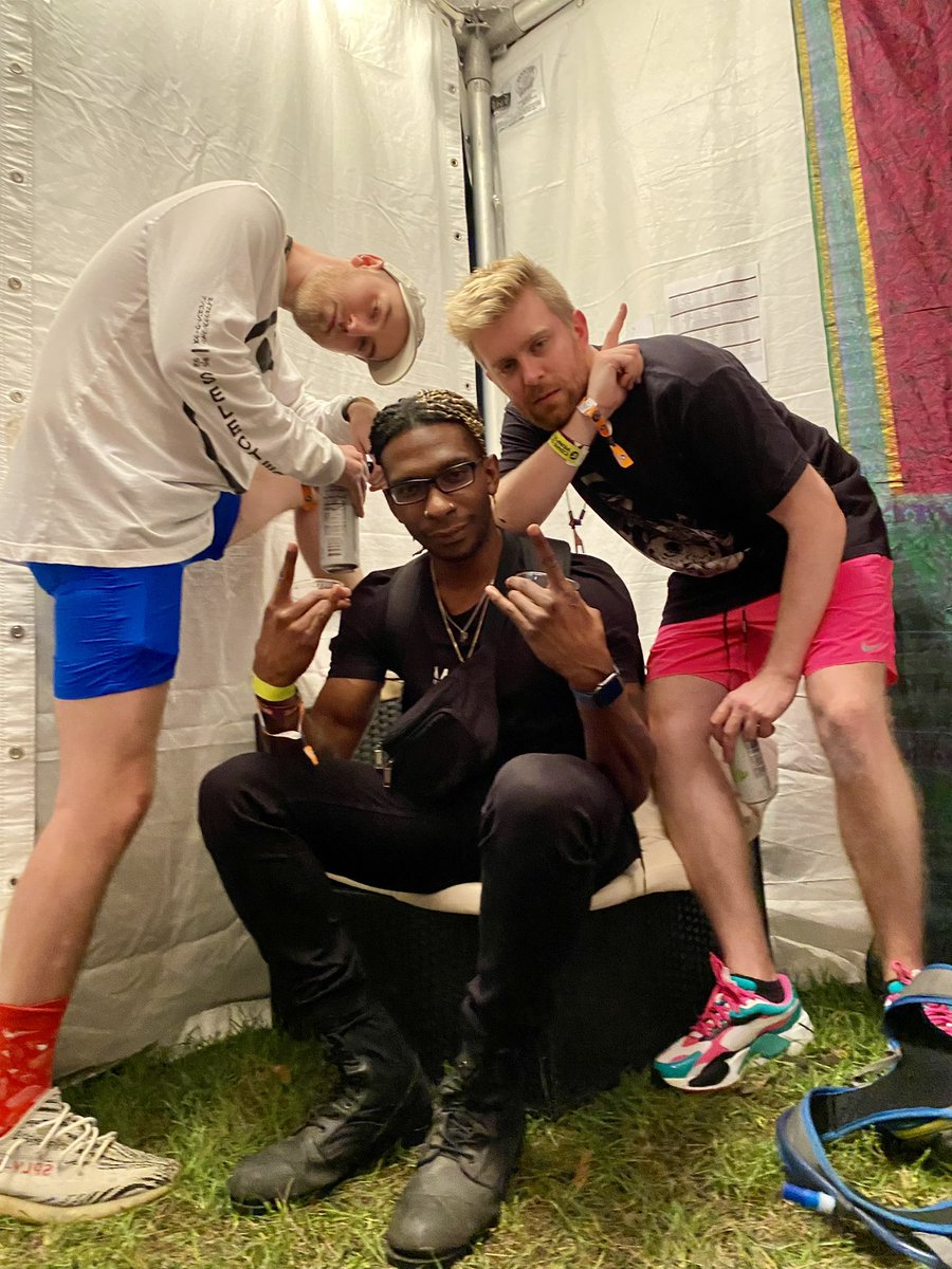 taeflakes_'s tweet photo. *ANNOUNCEMENT*

@bukudatdude @mizedub and I bout to drop the coldest mixtape of the Winter 😤 https://t.co/tEqmSWN4pm