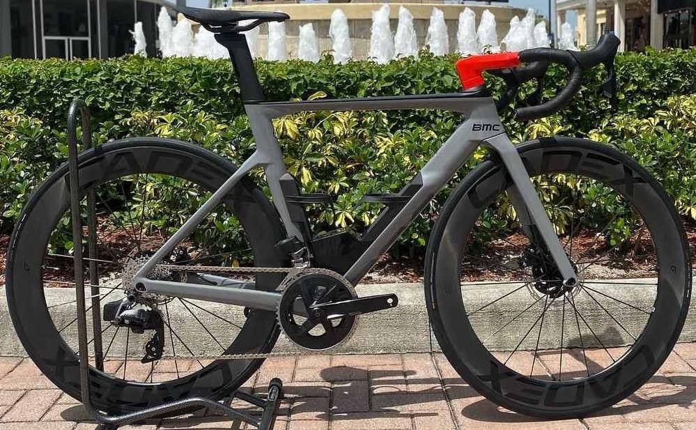 CADEXCycling's tweet photo. We don't have any doubt that this @Ride_BMC Timemachine Road 01 from Epic Cycles featuring 65 Discs and Race 25 tires will take your KOM. Let us know if you think differently.
#TimeMachineRoad
#BuiltWithCADEX
#overachieve https://t.co/4Orx5CrnI9