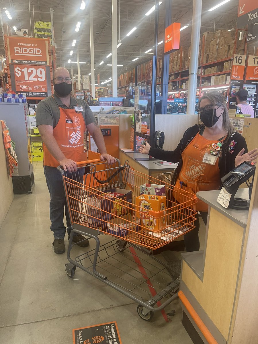 Happy Labor Day from @HomeDepotBright! @Mark_Gridley pushing the snack cart around, thanking our associates for working this Labor Day! @JulieGiattino @megan000nicole @jo_yates4 @JoshuaMendiol17 @Debbie14128887 @smt81
