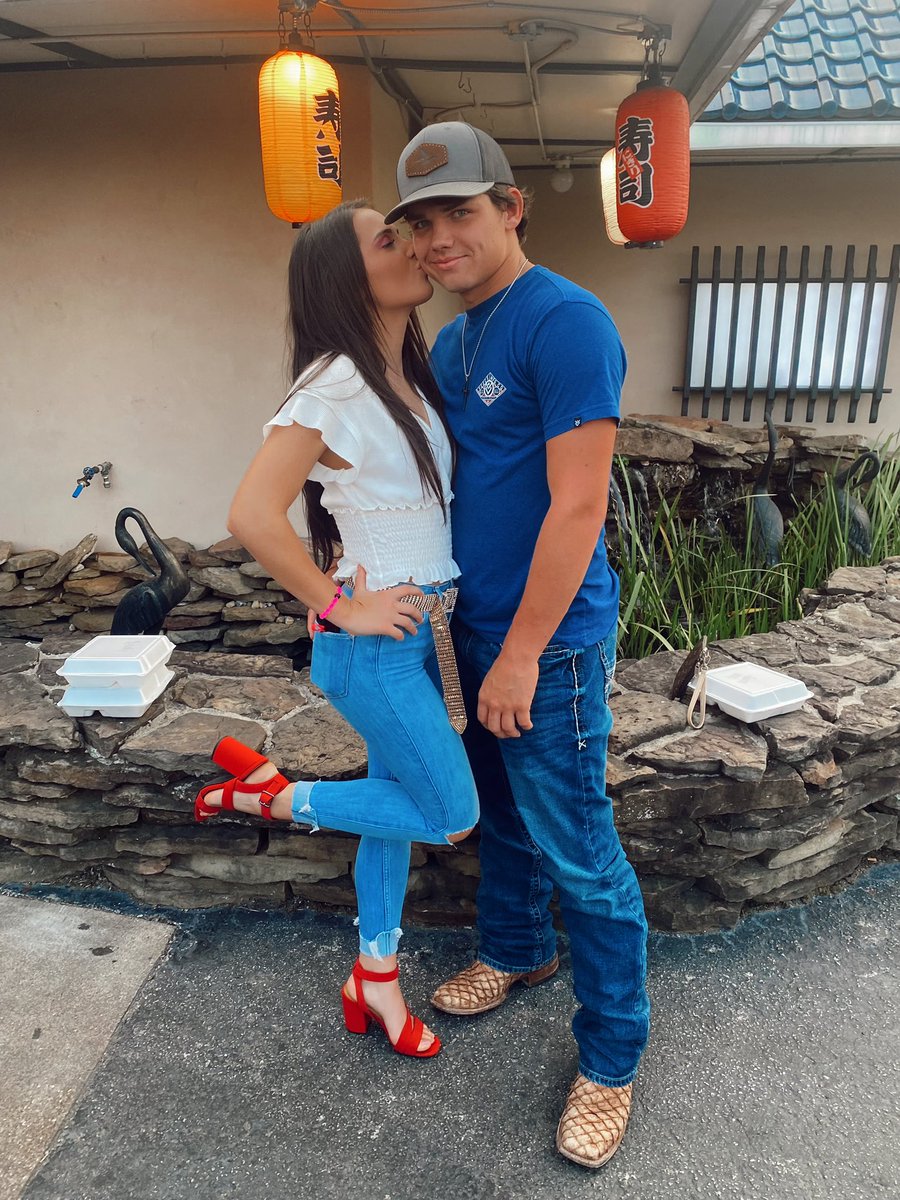 maddynbolin's tweet photo. you &amp; i 
♡︎♥︎♡︎ https://t.co/MEQlTYgYX2