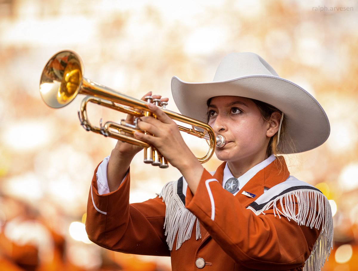 RalphArvesen's tweet image. Longhorn Band at the football game between the Texas Longhorns and Louisiana Ragin' Cajuns at DKR Texas Memorial Stadium in Austin, Texas on September 4, 2021. #HookEm #MarchLHB #LonghornBand @LonghornBand @TexasColorGuard