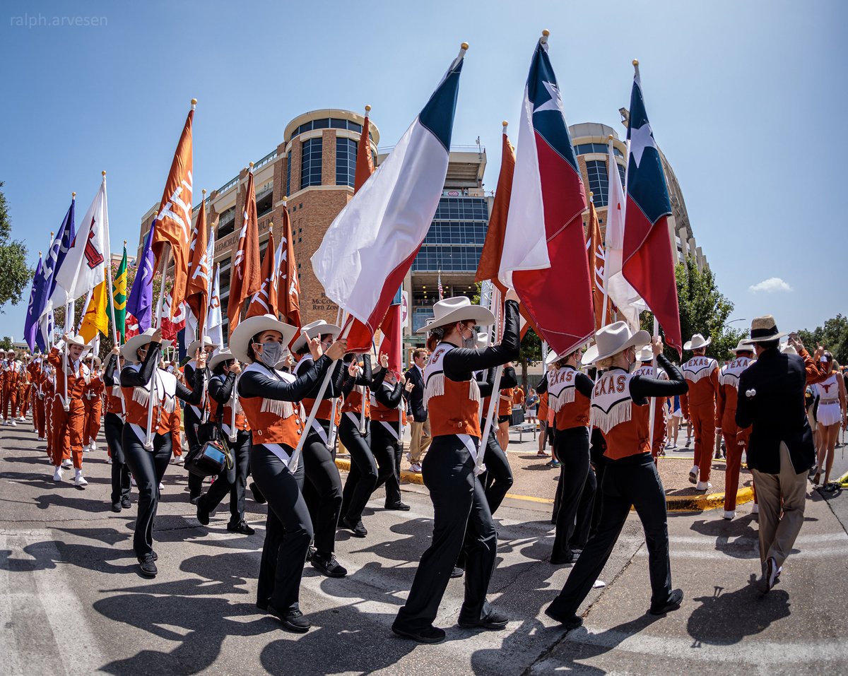 RalphArvesen's tweet image. Longhorn Band at the football game between the Texas Longhorns and Louisiana Ragin' Cajuns at DKR Texas Memorial Stadium in Austin, Texas on September 4, 2021. #HookEm #MarchLHB #LonghornBand @LonghornBand @TexasColorGuard