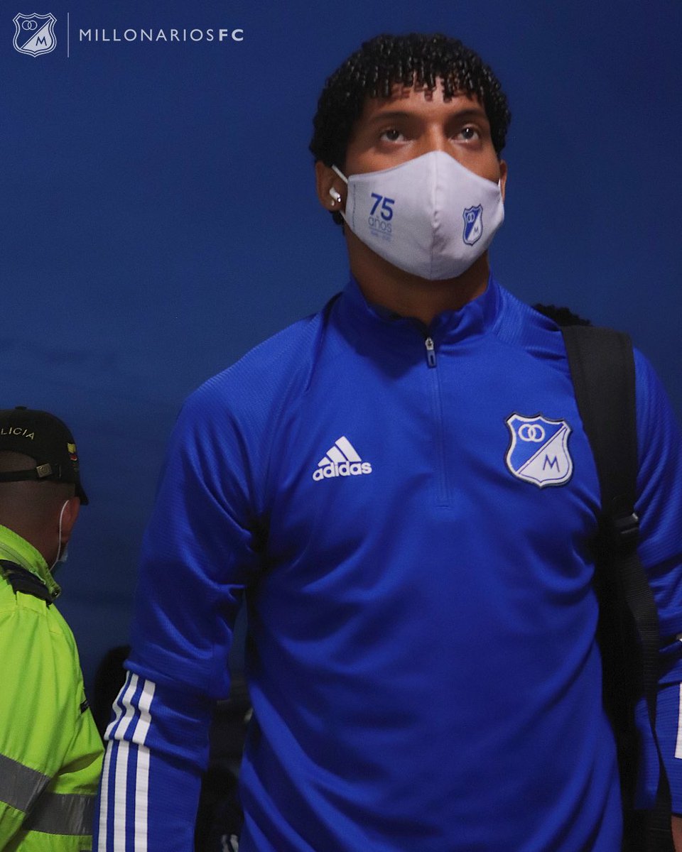 MillosFCoficial's tweet photo. ¡El Embajador ya está en El Campín! 👍⚽️🏟💙 https://t.co/ZXNu3apXaH