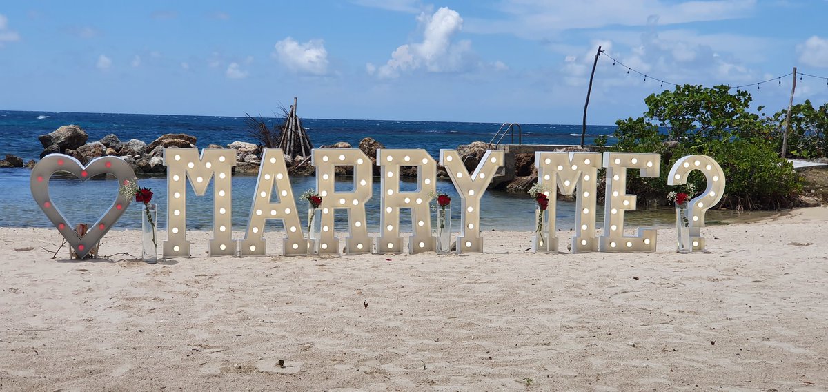 litlettersja's tweet photo. Daytime proposal views before it gets even nicer 💍
#litlettersja #litletters #willyoumarryme #bridetobe #marryme #proposalideas #proposewithletters #shesaidyes #engagement #pineapplebeach #montegobay https://t.co/hwtiqOhpBe