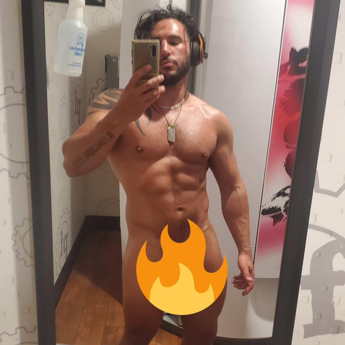DuvalMaxx's tweet photo. Maintenance Monday, Tan + Red light therapy 😎 uncensored in my https://t.co/2gxmZcDDpa https://t.co/e9HGXvtITA