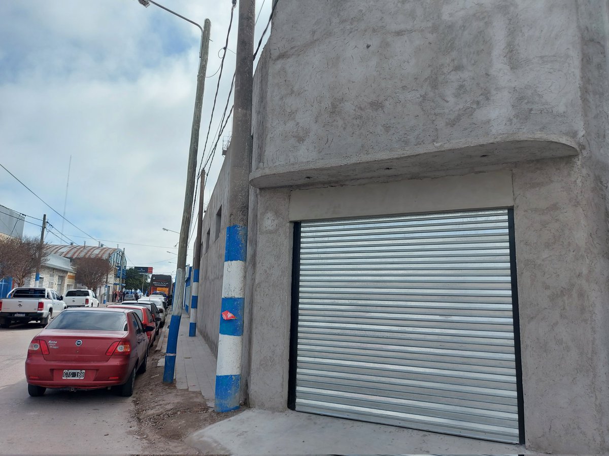 fedejelic's tweet photo. Ya es palpable la remodelación de la esquina del "Miguel Sancho" #Racingcba en la ex cancha de bochas,  donde @GustavoPedrOk y el gremio de #suvico explotan el convenio con el club. Avanza el armado del salón de usos múltiples y el gimnasio equipado. https://t.co/PAL6faAIMR