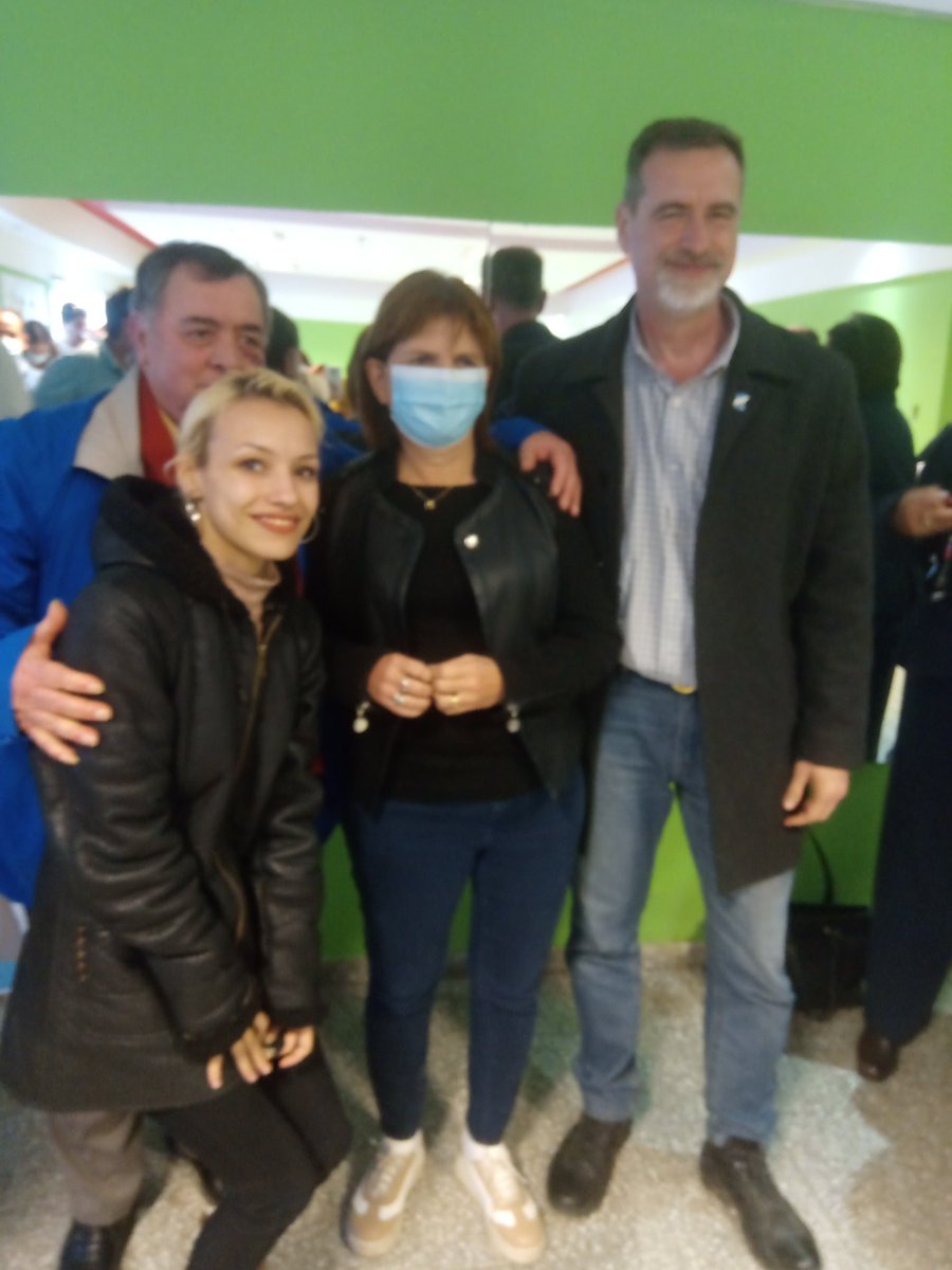 BavioDiego's tweet photo. Desde @UnirSantaCruz acompañamos a @PatoBullrich en su visita a Caleta Olivia.

@DiputadoAsseff @MiguelPichetto @DifusionUnir @Wounoticias @homoyano @teclapatagonia https://t.co/mfmYcAZ3Hd