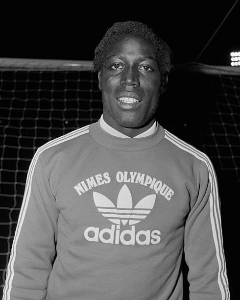 OmarBS_'s tweet photo. [ HILO] Hoy lamentablemente ha fallecido el exfutbolista Jean-Pierre Adams.

Jugador que pudo ser uno de los exponentes más grandes del futbol, pero que su vida se trunco a causa de una negligencia medica.

Y por eso prepárense, porque hoy, conoceremos su trágica historia. https://t.co/YSKifQL0c0