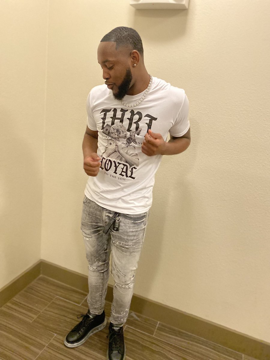 mookcarleone's tweet photo. Boy say he can give you the world come fwm baby I’m the universe https://t.co/5LDIbqcvxy