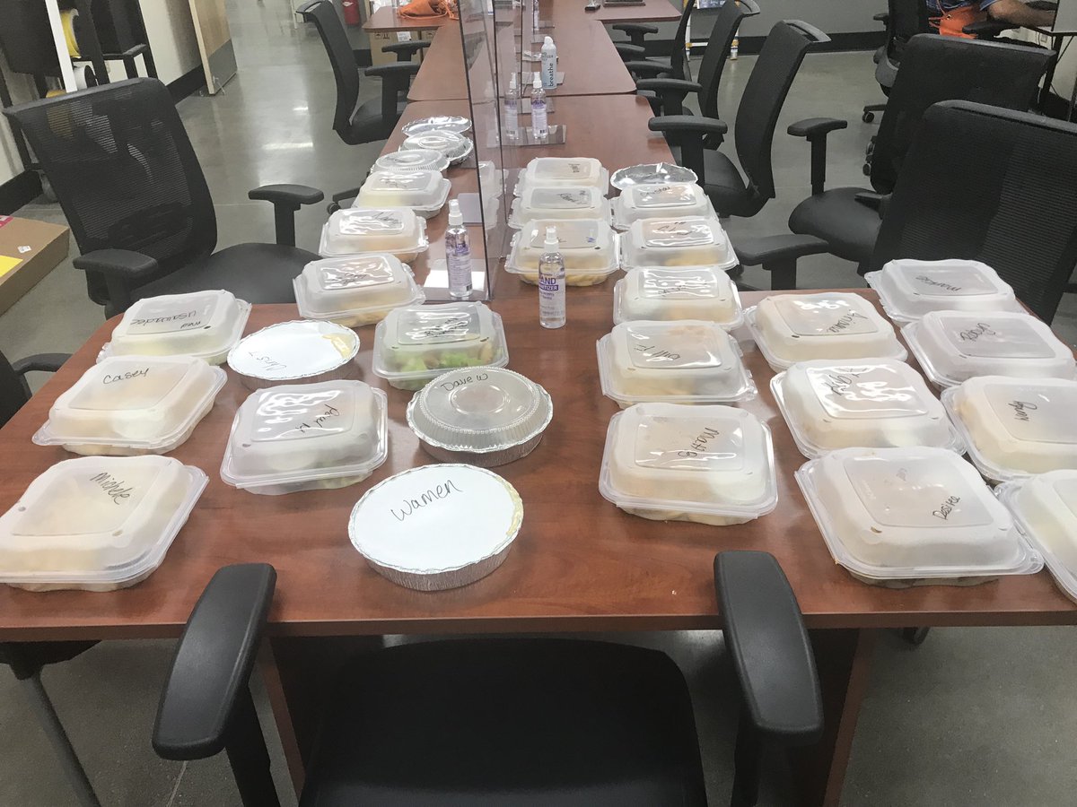 8539LittletonHD's tweet photo. Labor Day meals for associates! We did multiple rounds #HomeDepot #bleedorange #d237 @whipplenh @PeterLauzon2 @stevenlongmoor1 https://t.co/IOr1ln3C5i
