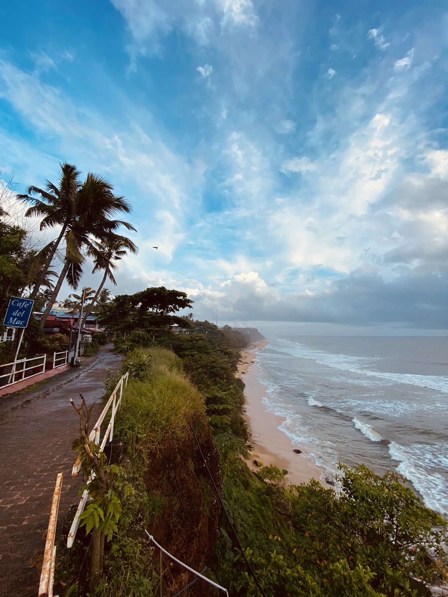 Mehfil____'s tweet image. #varkala #cliffview #Explore #Friends