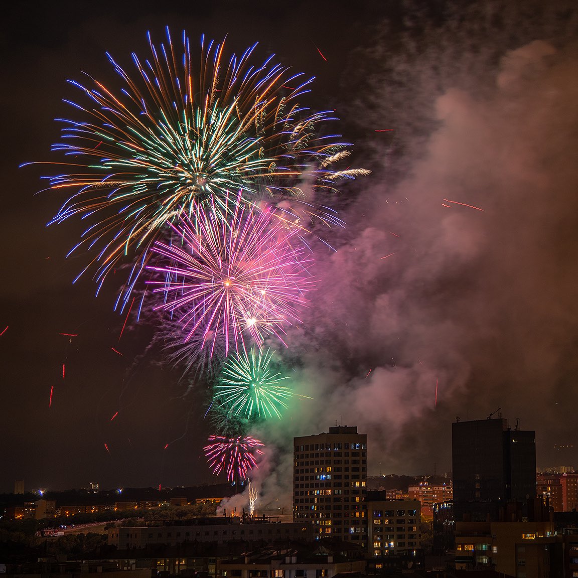 Mitja tona de material pirotècnic, repartida en 3 espais, clou la #FMSBD2021 

📝 radiosabadell.fm/noticia/mitja-…