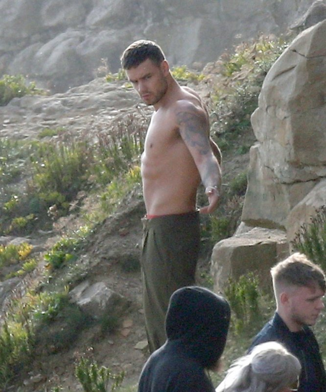lpshirtless's tweet photo. 😾 https://t.co/3N7GbIk3Ru
