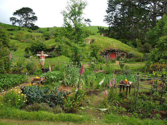bestoftolkien's tweet photo. Hobbiton, New Zealand (📸: Amanda Williams). https://t.co/zsAbuT2L6x