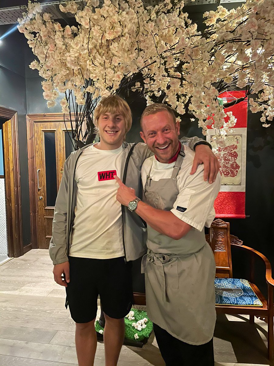 DaveJCritchley's tweet image. Yes the baddy ! @PaddyTheBaddy @lubanliverpool @ufc @UFCEurope #foodcoma #Paddy #dinnerofchampions