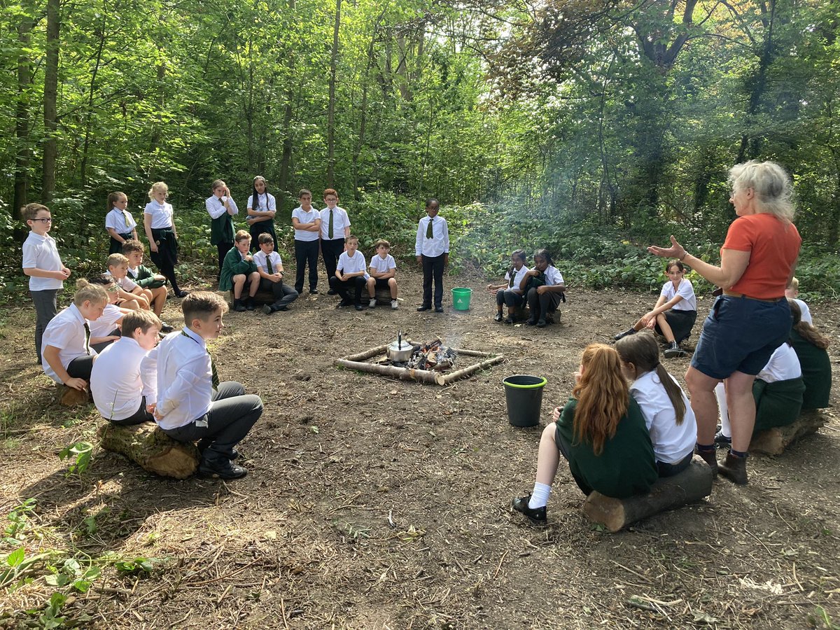 Today the class got the opportunity to see Mrs Rook in action with a camp fire safety talk. Lots of excitement around the possibility of camp fire cooking at some point this term!🏕🍳🔥