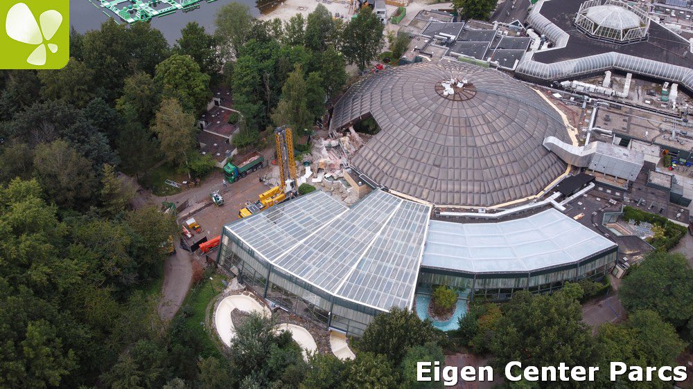 eigencenterparc's tweet image. Eindelijk, ze zijn begonnen op Center Parcs De Huttenheugte! Er komt een nieuwe koepel op de Aqua Mundo, er komt een waterplayhouse, de cottages worden gerenoveerd! Kortom er gaat heel wat veranderen, blijf ons volgen want er komen nog meer updates aan! #centerparcs #huttenheugte