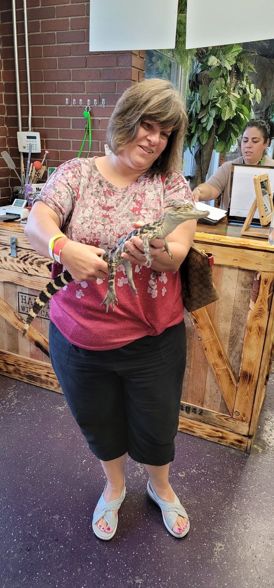 sskt77's tweet image. @SnakeBytesTV Thanks again having such an AWESOME zoo to experience some amazing animals. We had a great time #reptarium #familyfuntime #reptilearmy