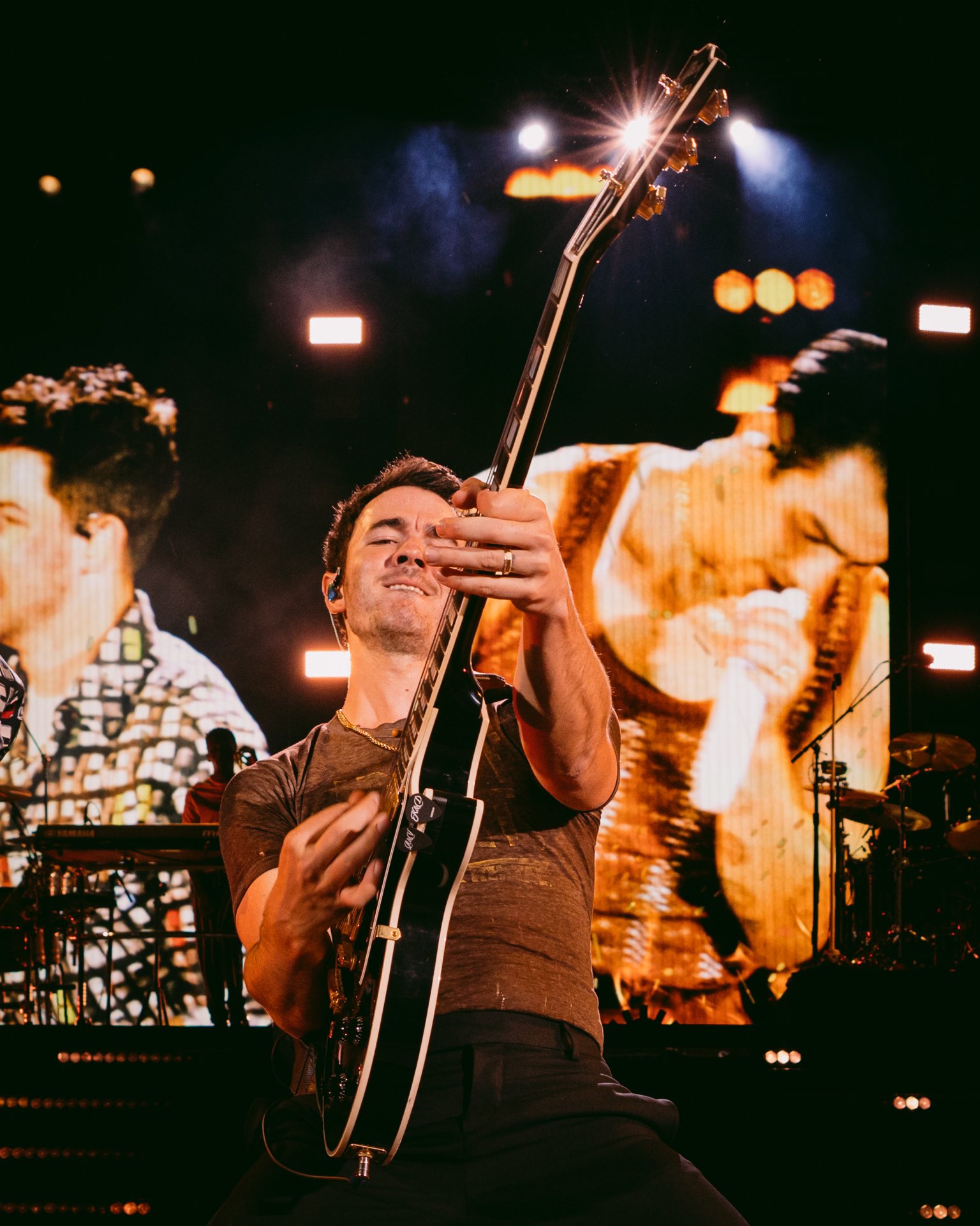 Jonas Brothers So Much Love At Red Rocks Last Night Thank You All For A Night We Ll Never Forget Rememberthistour T Co R4sf5v0u6d Twitter