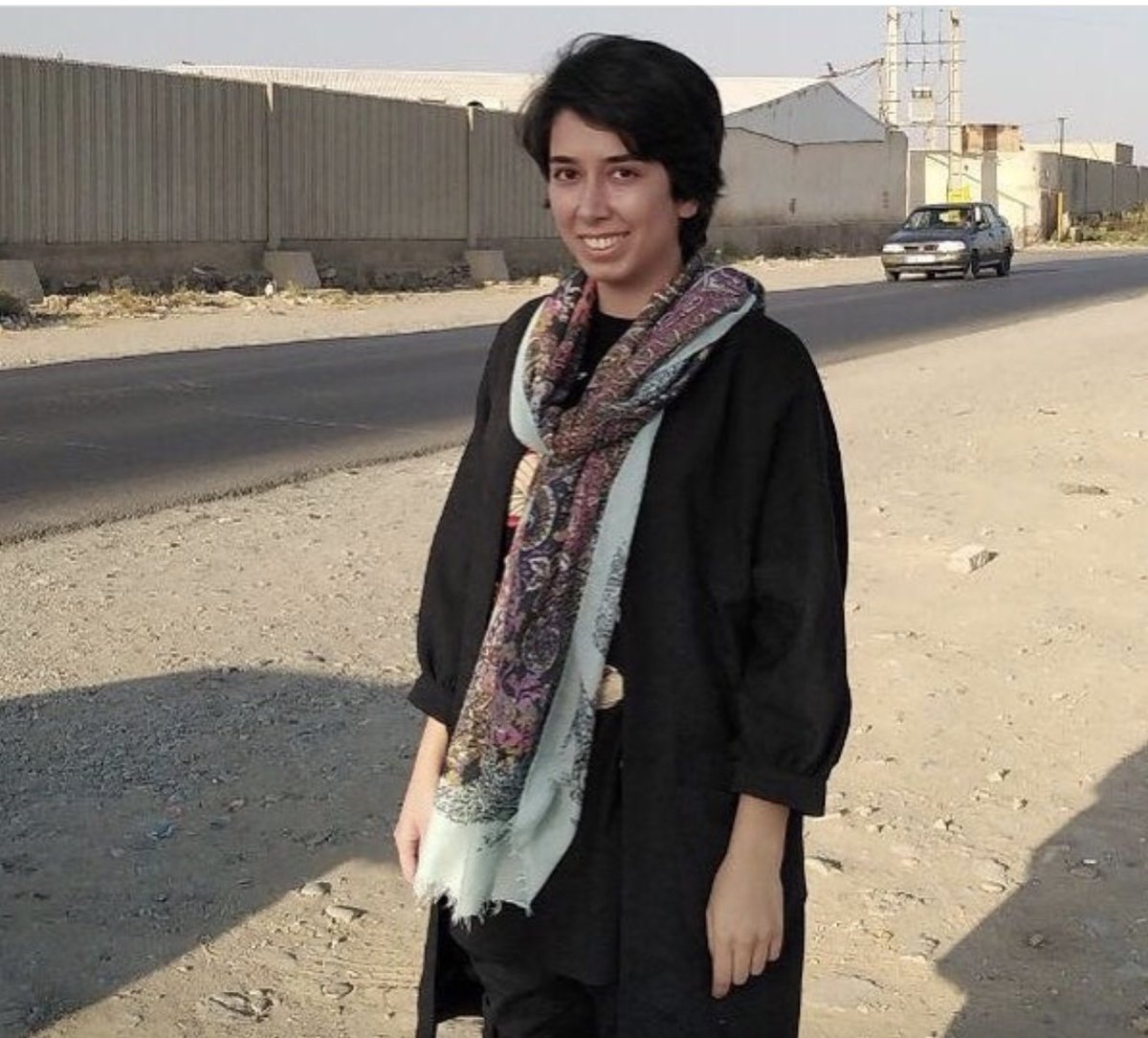 AlinejadMasih's tweet photo. Her name is Saba Kord-Afshari. This young human rights activist from Iran is sentenced to long years, as she said no to forced hijab

Political prisoner Saba is kept in Qarchak prison where her life is threatened by certain violent prisoners.Her life is in danger
#WhiteWednesdays https://t.co/UidNP01QAT