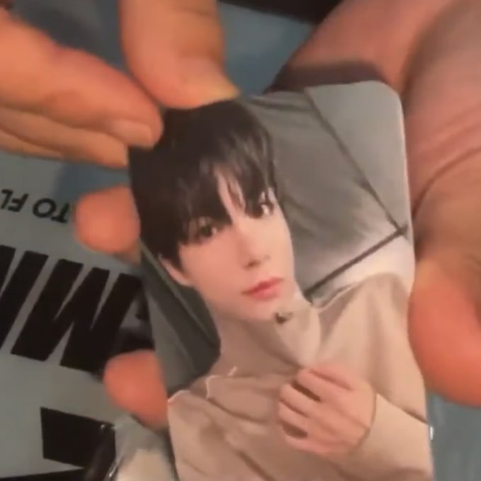LJNFEED's tweet photo. #JENO FCMM Photocard! https://t.co/tDijLG9Fiw