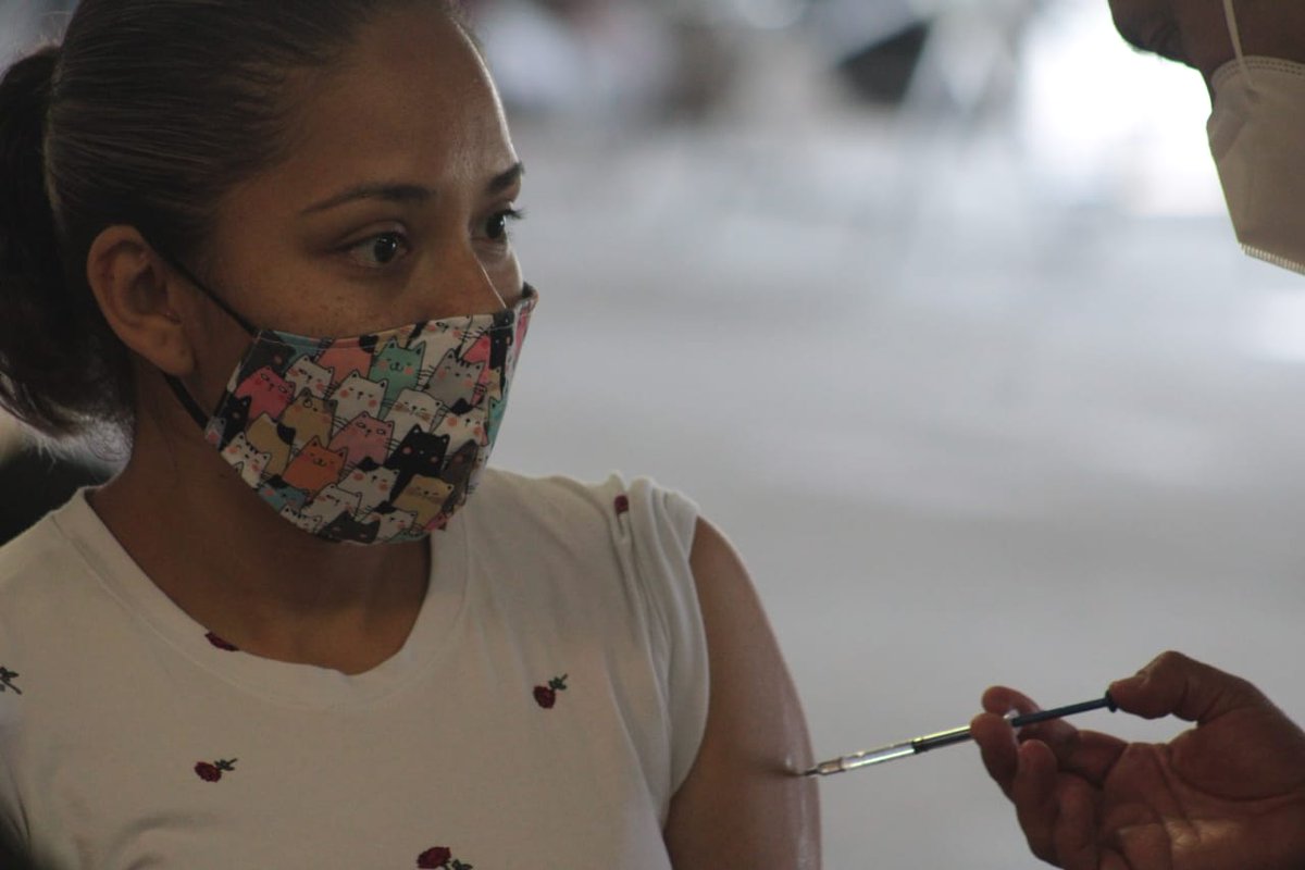 SSaludCdMx's tweet image. 🧔🏽👩🏽 A partir de mañana y hasta el sábado 11 de septiembre se estará aplicando la 2ª dosis del esquema AstraZeneca a la población de 40 a 49 años de las alcaldías: 

📍Azcapotzalco, Benito Juárez, Gustavo A. Madero, Iztacalco, Iztapalapa y Venustiano Carranza.