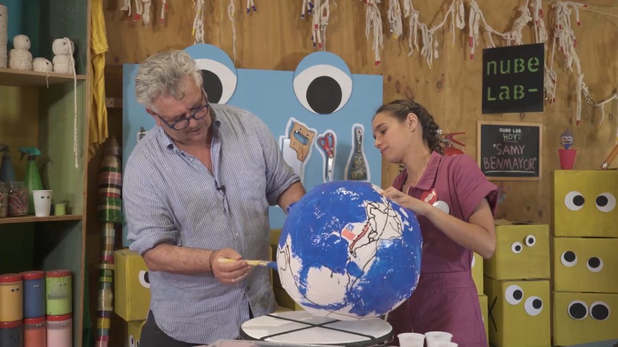 RevistArtishock's tweet photo. “OYE, ¿VAMOS AL TALLER?”. ARTE Y EDUCACIÓN EN LA TELEVISIÓN CHILENA https://t.co/H0YucRiplX via @RevistArtishock #nubelab @TVN #NTV #TVEduca https://t.co/qmnTZZ4m6v