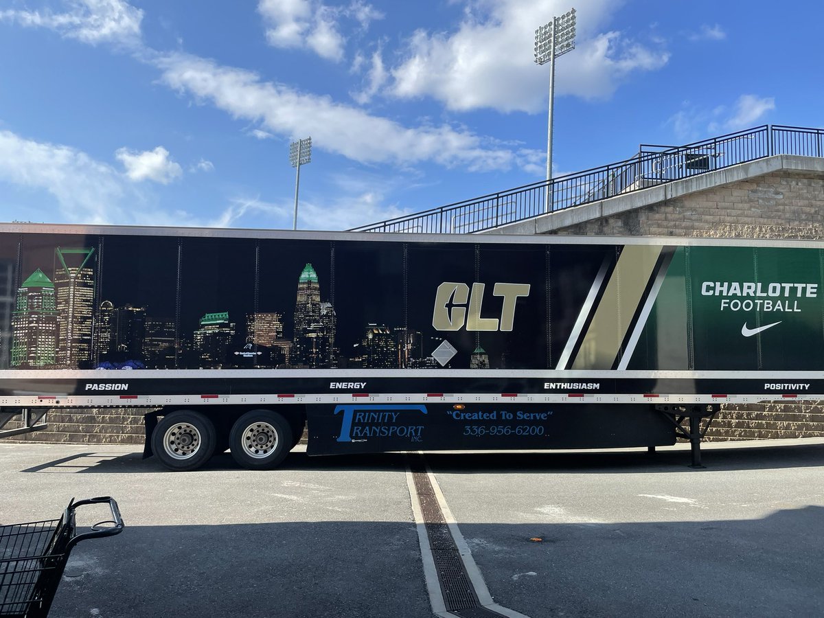 cthomasson8's tweet photo. New look for the equipment truck. Great work @TelvinRS and @McKay8503 straight🔥! https://t.co/Vcv4FiP50A