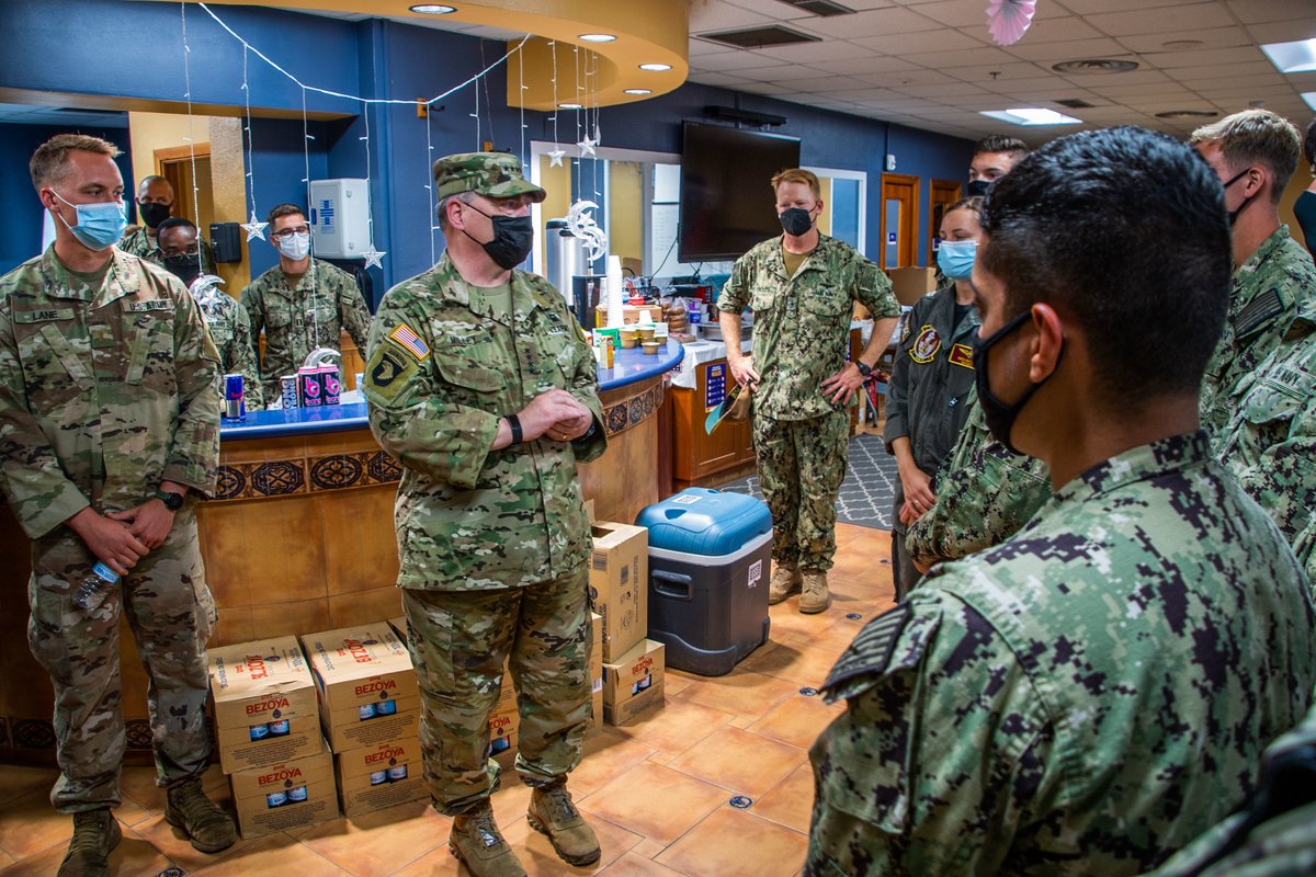 Chairman of @thejointstaff #GenMilley met with servicemembers & volunteers at @NAVSTA_Rota, as the naval station continues to support the @StateDept mission to facilitate the safe relocation of U.S. citizens, SIVs, & vulnerable populations from Afghanistan. #OperationAlliesRefuge