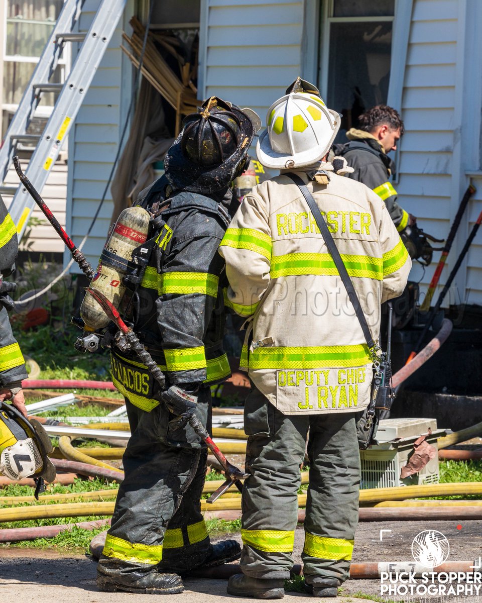 PSPhoto1's tweet photo. On September 2nd, Rochester firefighters responded to Epworth Street for the report of a house on fire. On arrival companies found heavy fire showing from the rear of a dwelling. https://t.co/wX2mxNGKPv
#ROC #Rochester #RochesterNY #RochesterFD #HouseFire #StructureFire https://t.co/kVaCkb8yL9