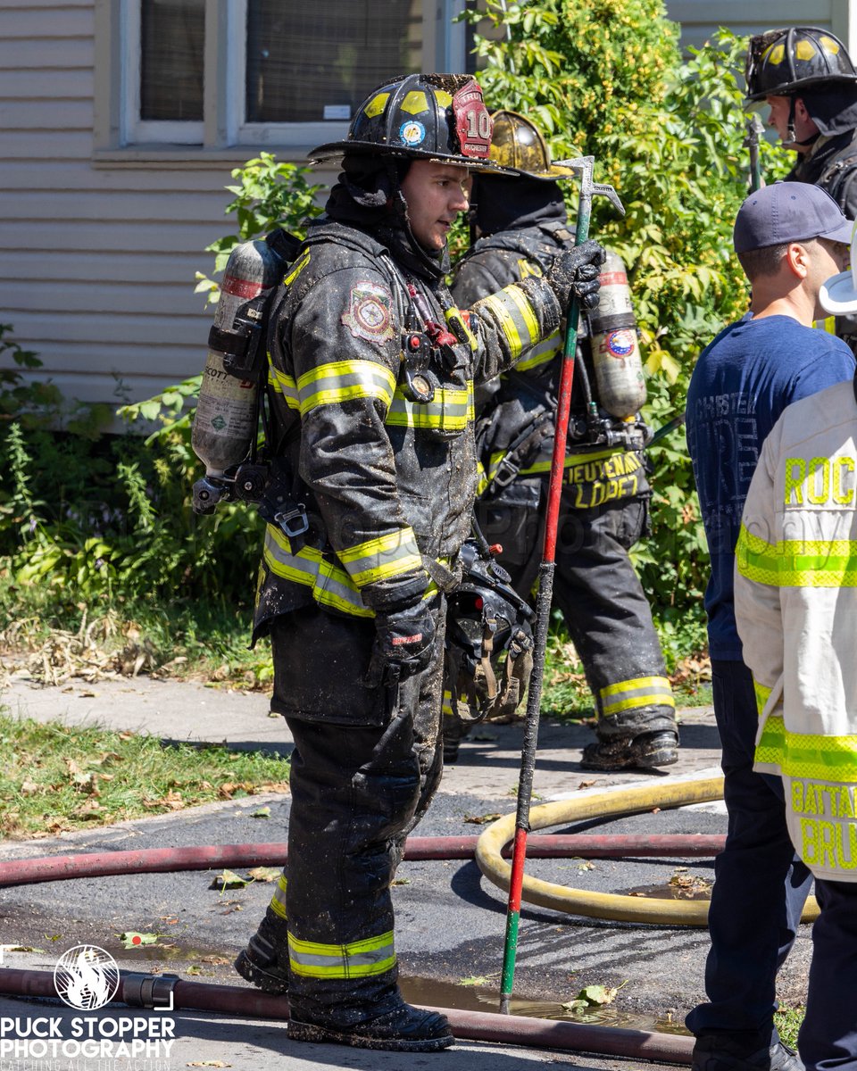 PSPhoto1's tweet photo. On September 2nd, Rochester firefighters responded to Epworth Street for the report of a house on fire. On arrival companies found heavy fire showing from the rear of a dwelling. https://t.co/wX2mxNGKPv
#ROC #Rochester #RochesterNY #RochesterFD #HouseFire #StructureFire https://t.co/kVaCkb8yL9