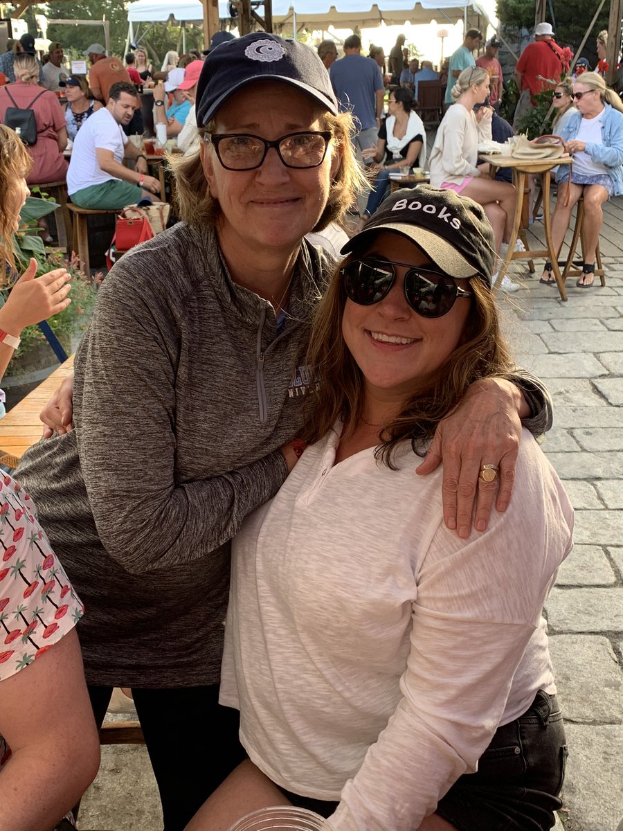 ILike2Read's tweet image. A lovely lover of literacy just BOUGHT MY HAT from me! #literacymatters @CiscoBrewers #retirementweekend #bestsisterever❤️ #diversifyyourlibrary @SalemSchoolsk12 #readeveryday @CMSCoachO @cmsap1 @CMSLibrary1 @PrincipalGBurns