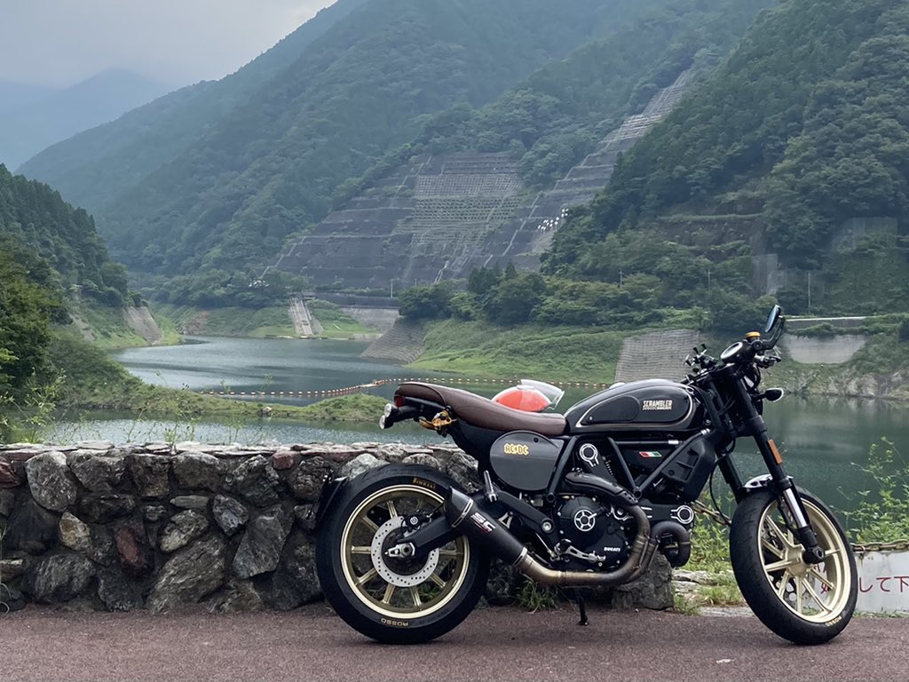 MotoSlacker's tweet image. #黒の日なので黒いバイクを晒せ