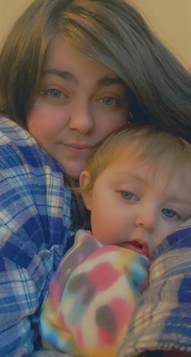 _Krystallll's tweet photo. My daughter is just so beautiful 🥺 https://t.co/ay35jDaxSu