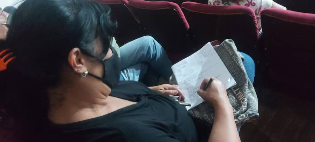 gabycomunas's tweet photo. #Hoy dimos el debate sobre la Ley del Parlamento Nacional Comunal con vocerxs de 20 Comunas de Los Altos Mirandinos, también estuvo la Alcaldesa Wisely Álvarez. Allí se acordó establecer una ruta para hacer una propuesta entre las Comunas y Alcaldías, y elevarla a la AN. https://t.co/7qWpCYSkZz
