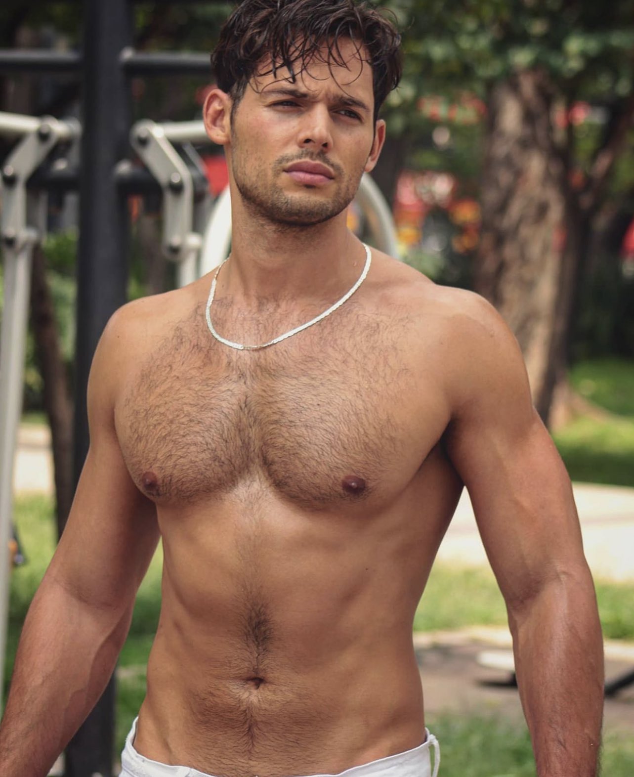 E-pDYo9XoAINE3D.jpg:large