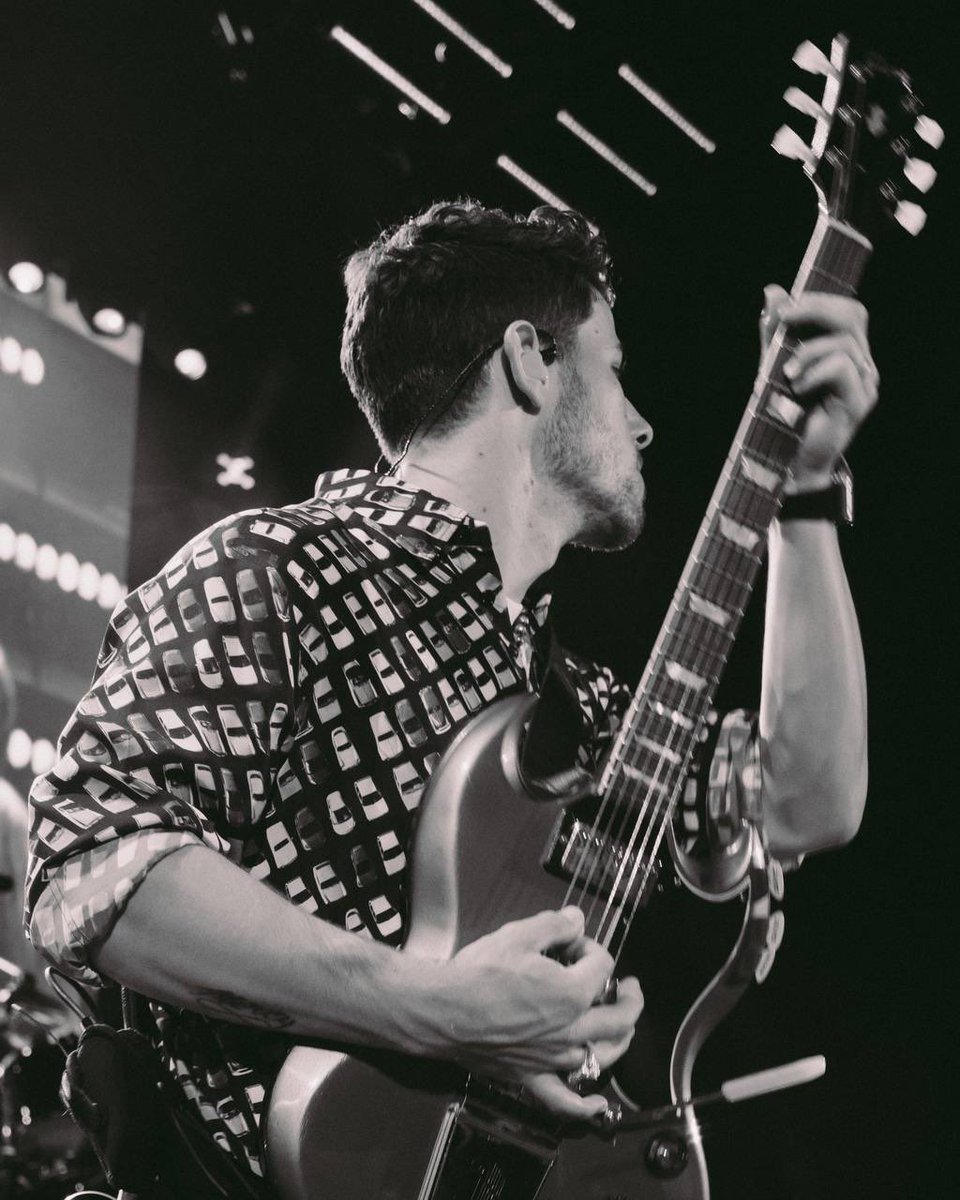 nickjonas's tweet image. #RememberThisTour
