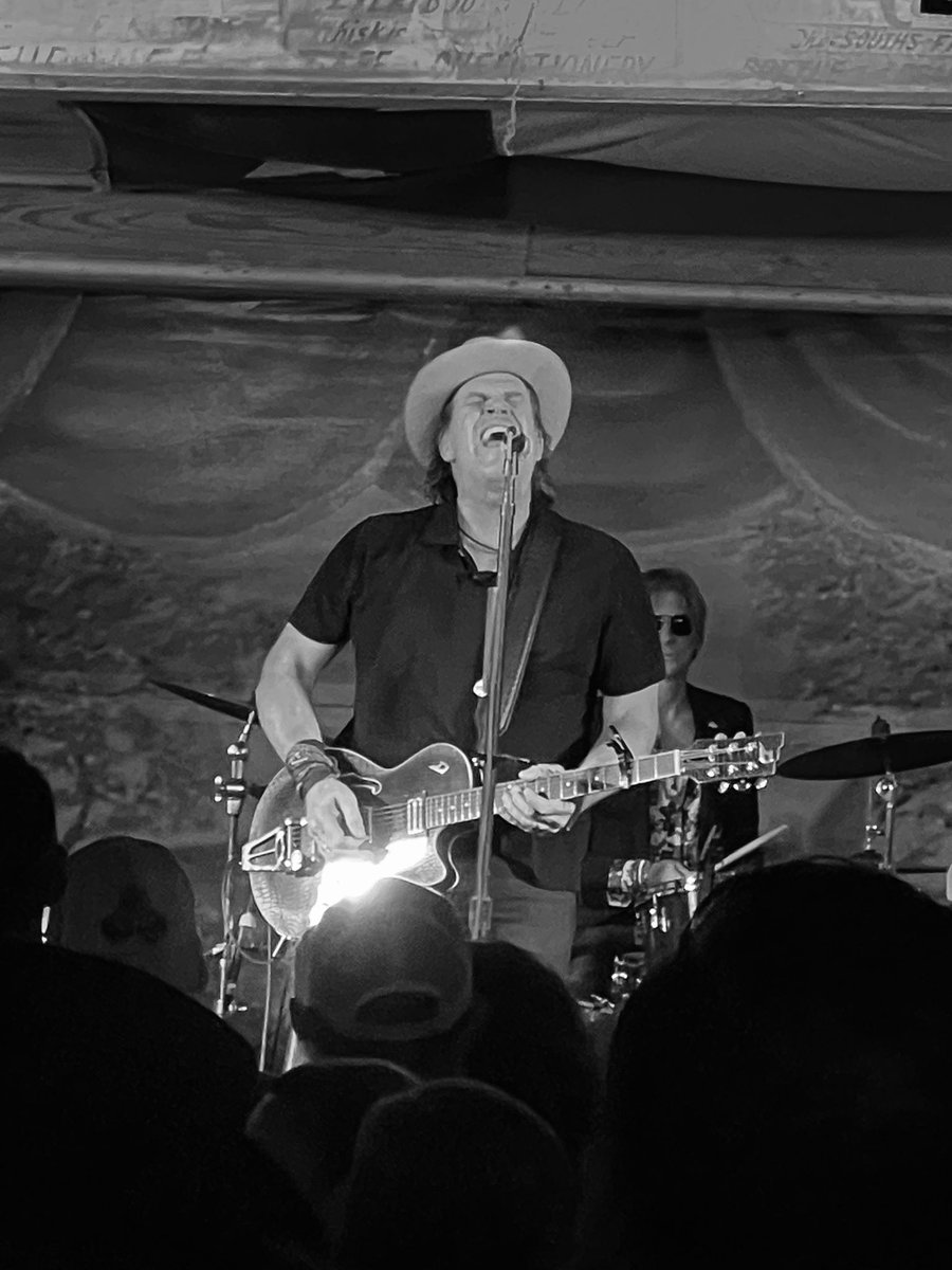 bigdock's tweet image. 536 miles…
2 nights at the ￼legendary @GrueneHallTX 
Seeing your favorite singer/songwriter @JackIngram 
Priceless!! 
#KOKO #JackIngram #GrueneHall