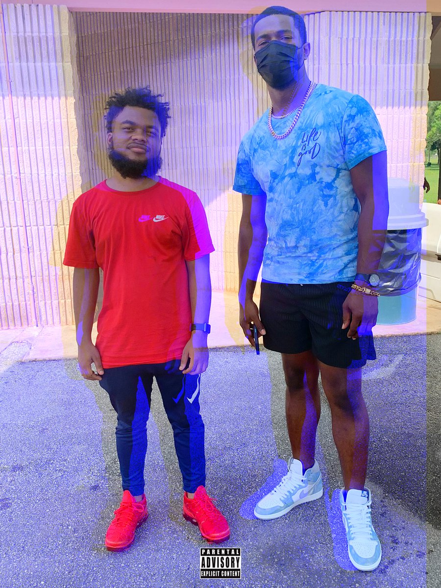 SuperFlyMixx's tweet image. When you this cold you bound to drip in the summer. #FlyBehavior