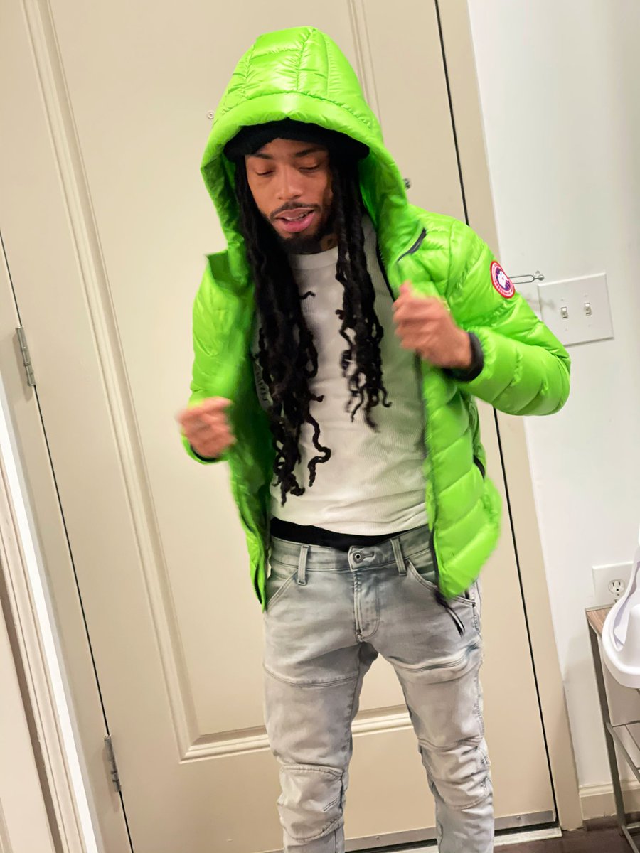 CuzVell's tweet photo. Pressure bust pipes image wat it do to a person🤮🏴‍☠️ https://t.co/vpTOuxAkj0