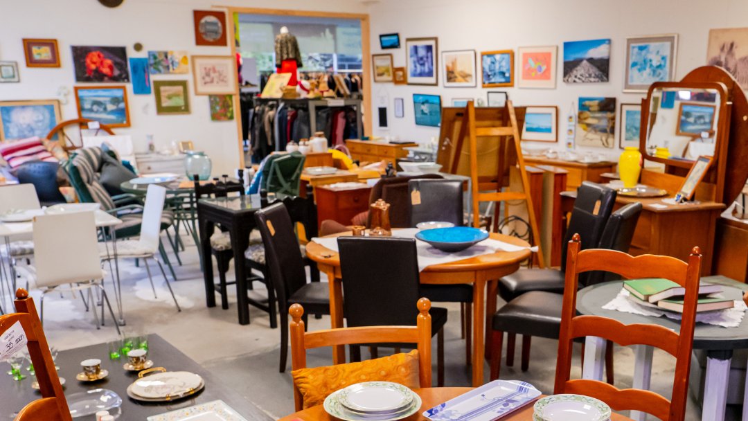 Our Hospice Shops will re-open in Level 2 protocols from tomorrow Wednesday 8 September under normal trading hours. We have careful procedures in place to protect staff, volunteer retail assistants, truck hands, customers and donors. Keeping everyone safe is our top priority ❤