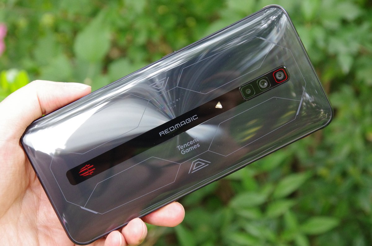 rudhranandu's tweet image. The first look of Red Magic 6S Pro.
#Nubia #RedMagic6SPro