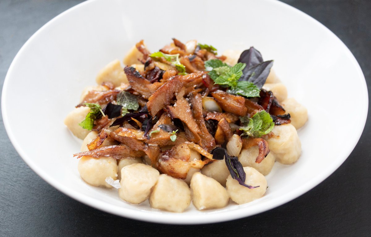 PlanetariansNet's tweet image. Shitake Planetarian Gnocchi - find the full recipe by visiting our Facebook - facebook.com/planetariansnet or by visiting our instagram - instagram.com/planetariansne… 
#planetarians #plantbased #yummy #highprotein #vegan #altmeat #alternativemeat #healthy #zerowaste #sustainable