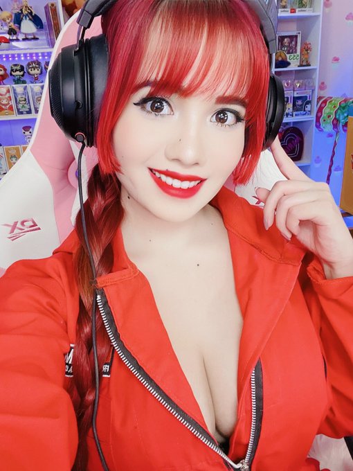 Watch 𒀭WinDygirk☀️'s leaked NSFW photo on TwXstars